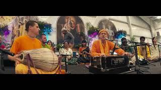 Sadhu Sanga 2022 Kirtan 13 by Kadamba Kanana Swami on May 29, 2022