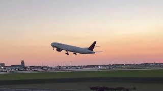 Amazing close view of take off at Montréal-Pierre Elliott Trudeau International Airport (YUL) Canada