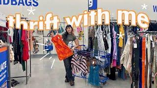 THRIFT WITH ME // thrift shopping in Vegas for y2k clothes!!!