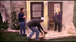 Everybody Loves Raymond: Robert Sprays Paint on Marie