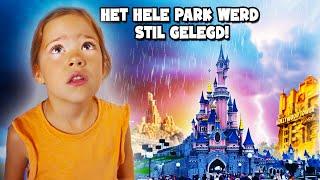 WIJ ZITTEN IN EEN ZWARE STORM IN DISNEYLAND !!! - De Bakkertjes #732