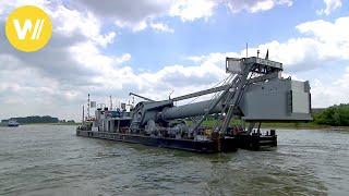 Diving bell boat: Walking down to the Rhine's riverbed