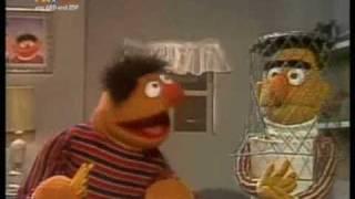 Sesamstrasse - Ernie & Bert - Ernie will eine Geschichte schreiben