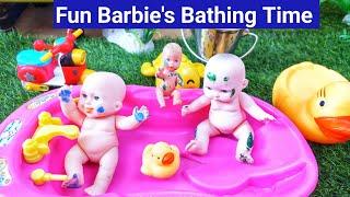 Naughty Little Barbie's Taking Bath in Tub/Barbie Baby Doll Taking Bath Barbie doll Bathroom Routine