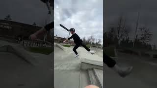 Crazy Scooter Trick #shorts #scooter #skatepark