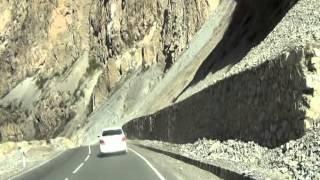 Дорога между перевалами Анзоб-Шахристан