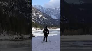 Schneewandern in der Bergwelt am Mangart in den julischen Alpen. #Schneeschuhwanderung