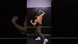 Aesthetic Victory Pose to Arnold Pose Transition - Oliver Slicey