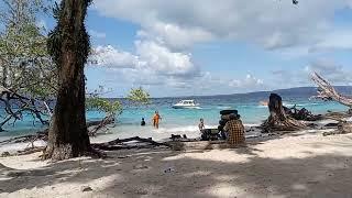 Tempat Wisata Pantai Hunimua Liang kab. Maluku Tengah - Maluku