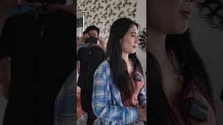 Kedatangan Artis cantik Revi Mariska