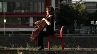 Eva Böcker, Violoncello (Portrait)