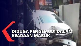 Pengemudi Diduga Mabuk, Sebuah Minibus Tabrak Tiang Listrik di Kebayoran Baru