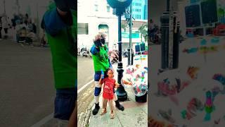 Superhero di Jalan Asia Afrika