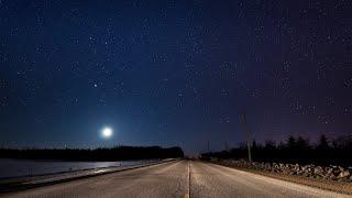 Что за яркая звезда сияет по вечерам над горизонтом?
