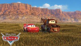 Cars 2 | Zomer plezier met Bliksem McQueen en Takel | Disney NL