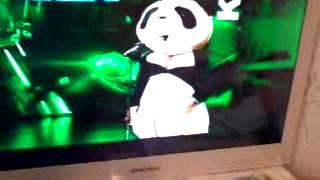 Танцы танцует панда
