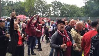 Prost auf s'Gärtla! Club-Fans versammeln sich zum "Fläschmob" in Nürnberg