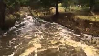 Flash floods sweep through Victoria