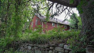 Exploring an Abandoned Farmhouse built in 1790 - Used in a bad Horror Movie