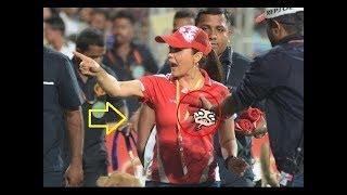 || Kings11punjab vs RCB || preity zinta kisses and romantic scene in cricket history