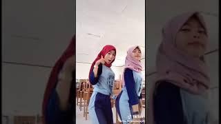 Viral!! Goyang tik tok smp/sma | 2020