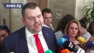 Пеевски нападна президента: Държавата гори, а Румен Радев си лети