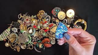 ASMR | Matching Up 91 Pairs of Earrings (Whisper)