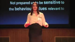 Nonverbal stories | Bea Johnson | TEDxSWPS