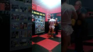 İstanbul Bayrampaşa Beşyüzevler Gaziosmanpaşa Kick boks Muay Thai boks MMA özel ders profesyonel ant