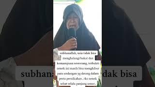 nenek menyanyikan lagu nya nenek . puspa