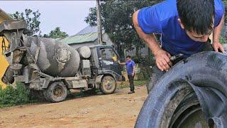 Rescuing a concrete mixer with a broken tire