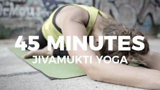 45 MINUTES JIVAMUKTI YOGA CLASS | 45 Minuten | Ganzkörperflow für Kraft, Beweglichkeit & Entspannung