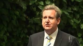 O'Farrell stands by minister over casino scandal