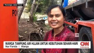 Warga Tampung Air Hujan Untuk Kebutuhan Sehari Hari