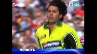 Mohammad Asif bowls Kevin Pietersen first ball