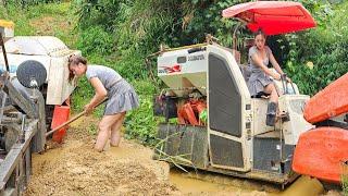 The harvester sinks into the mud and the driver's unsuccessful handling of the situation