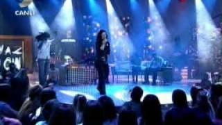 Şebnem Ferah Yağmurlar & Bu aşk Fazla Sana Canlı Performans Beyaz Şov 18 Nisan 2008