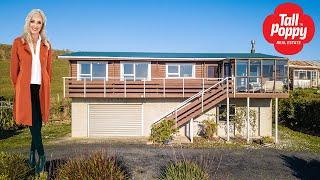 20 Moturata Road, Taieri Mouth - Spectacular Views!