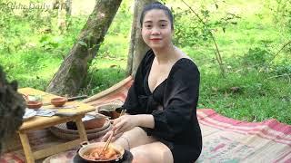 Alida  With The Simple Meal include Pennywort Soup And fragrant Stewing Meat    Alida Daily Life