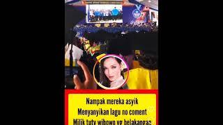 Wisuda kampus juga menyanyikan lagu kebangsaan bunda corla#bundacorla #update #viral #artis#wisuda