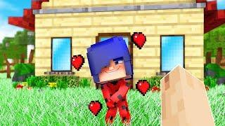 LADYBUG SE TRANSFORME EN BÉBÉ ET TOMBE AMOUREUSE DE MOI SUR MINECRAFT ! Miraculous