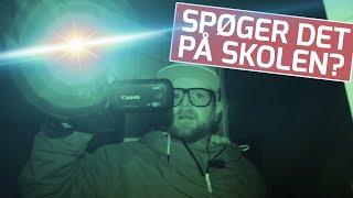 DEN LILLE PIGE GÅR IGEN I OMKLÆDNINGSRUMMET | Er der Nogen? Raw (2:6)