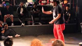 Aziz vs Gin popping battle. French legend dancer vs Japanese up-and-comer. Old School Night 2015.