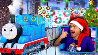 In GTA 5... Thomas the Tank Engine helps Santa deliver Christmas gifts! (Mods) #GTA5Mods