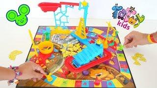 Totoykids juega a Quién agarra más Quesoscon el juego del Ratoncito!!! Niños contra Niñas!!!