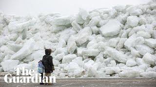'Ice tsunami' on Lake Erie after strong winds