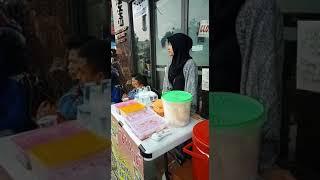 Viral penjual nasi uduk cantik di bogor