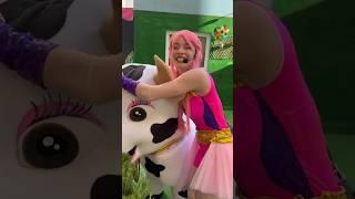 La Vaca Lola, con Luli Pampín  #cantajuego #vacalola  #lulipampin