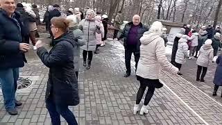 12.01.25г..."САВАНА" ... Цыганская песня... звучит на танцполе в Гомельском парке...