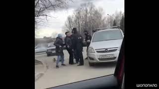 Задержание женщины с детьми полицией в Чебоксарах за нарушение самоизоляции.